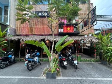 Hoàng Kim Home cung ứng chăn ga gối nệm, rèm cho Rom Casa Hostel